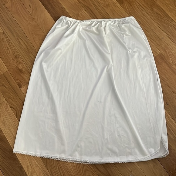 Vanity Fair Vintage 1960’s Era Half Slip NOS Size 2 XL - Picture 1 of 5